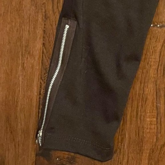 Brown Stretchable Pants - Picture 3 of 4